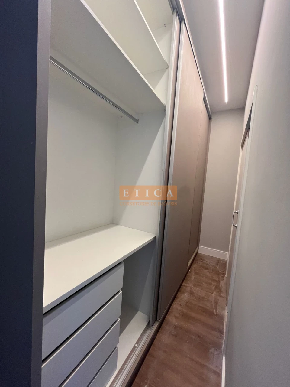 Imagens do imóveis Casa Em Condomínio À Venda Condomínio Residencial Royal Forest Londrina