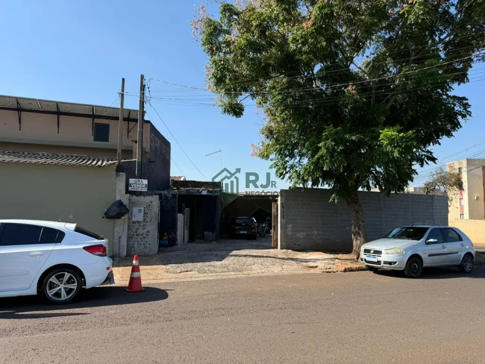 Imagens do imóveis Terreno Comercial/Residencial à venda na Zona Leste