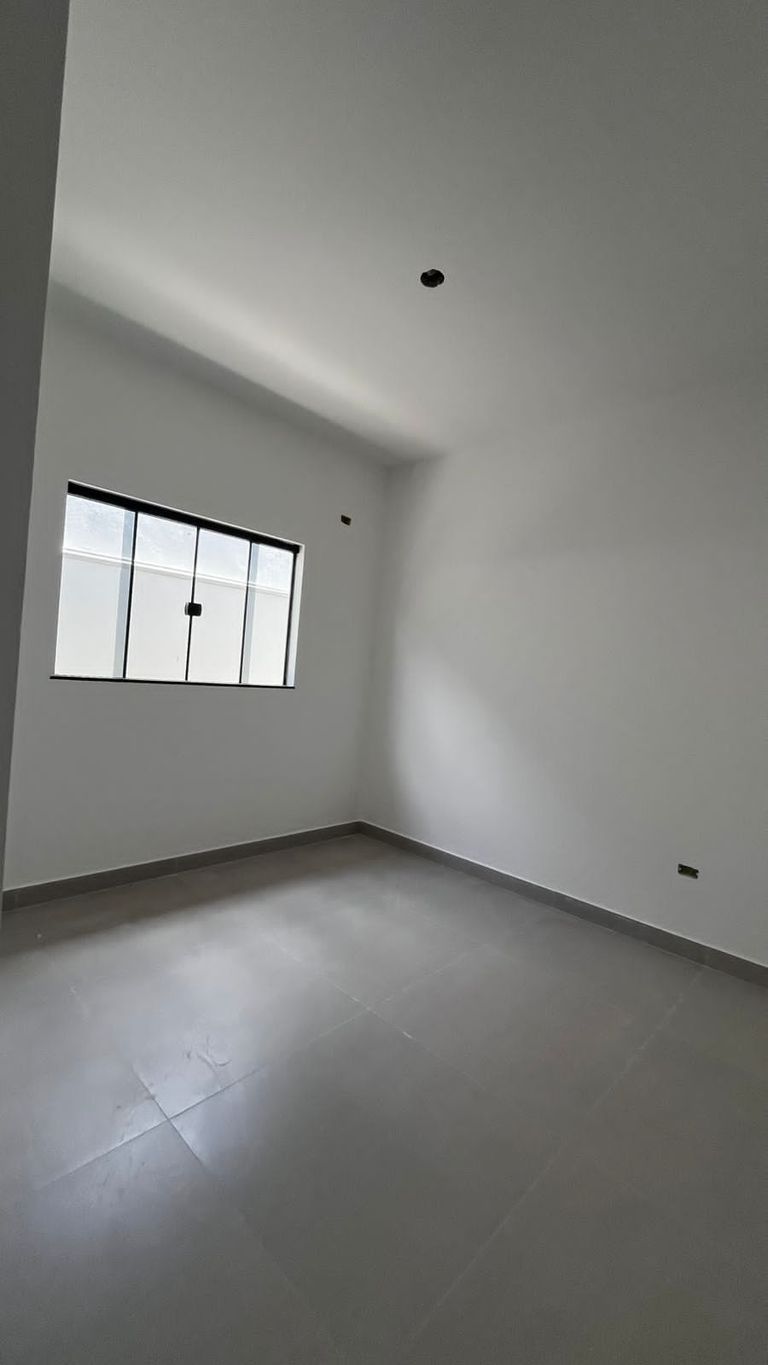 VENDE ? CASA GEMINADA NA ZONA NORTE DE LONDRINA