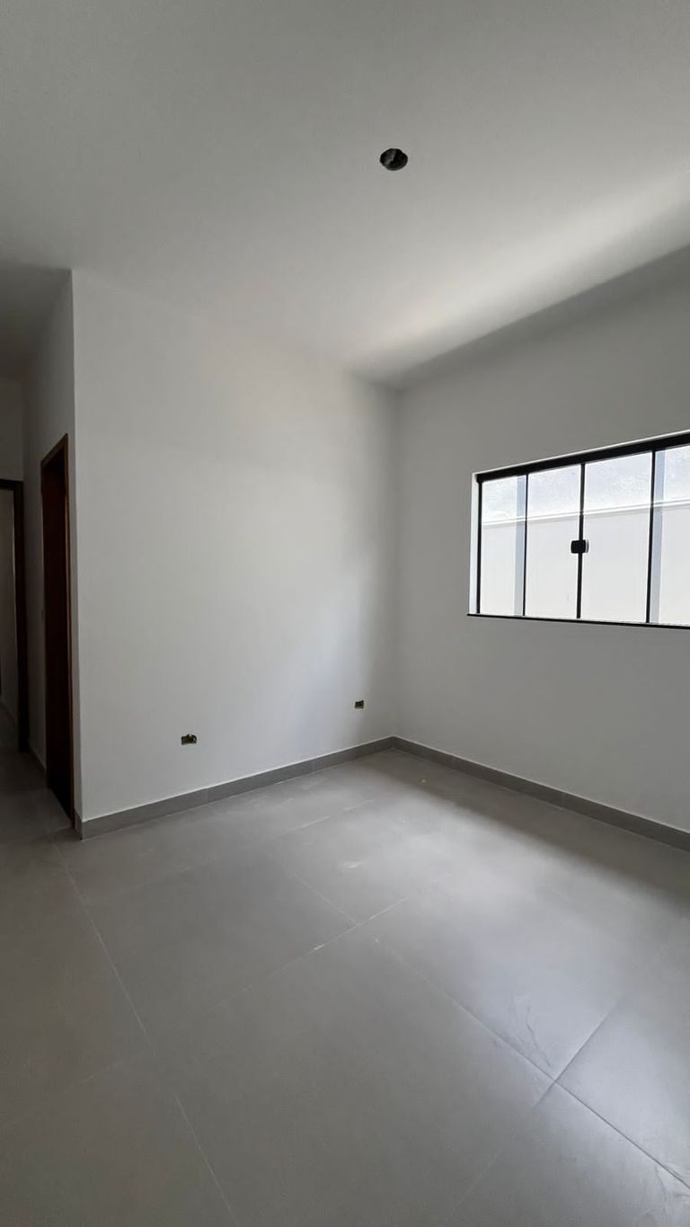 VENDE ? CASA GEMINADA NA ZONA NORTE DE LONDRINA