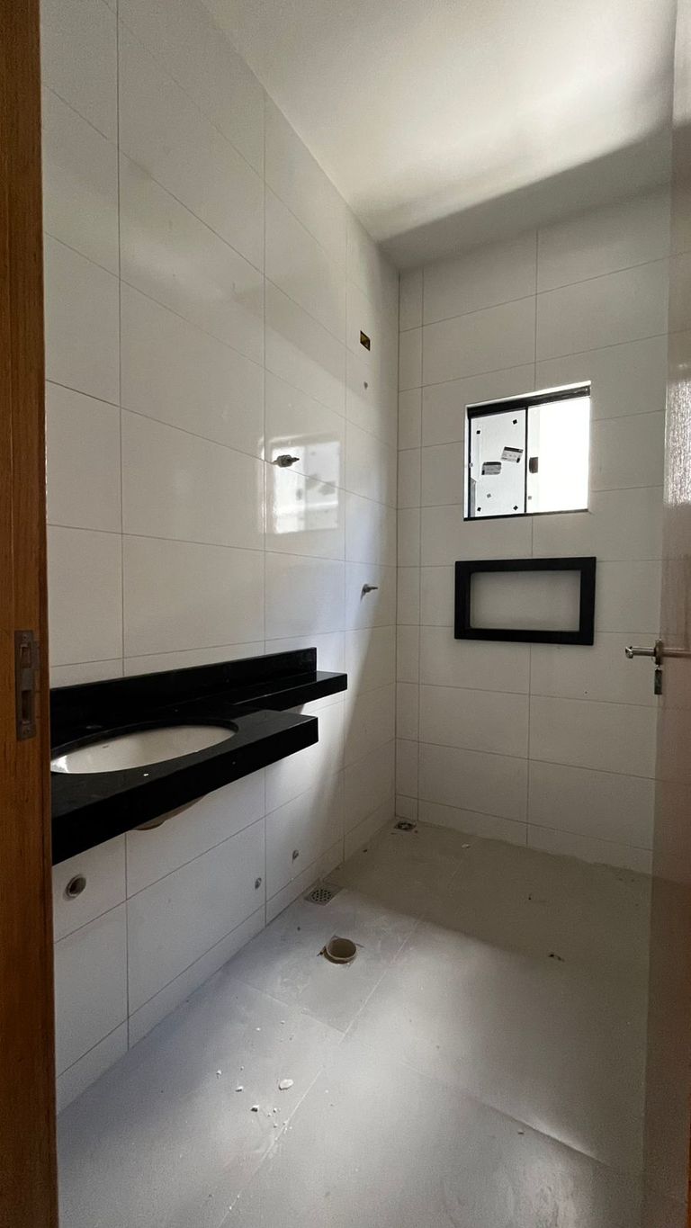 VENDE ? CASA GEMINADA NA ZONA NORTE DE LONDRINA