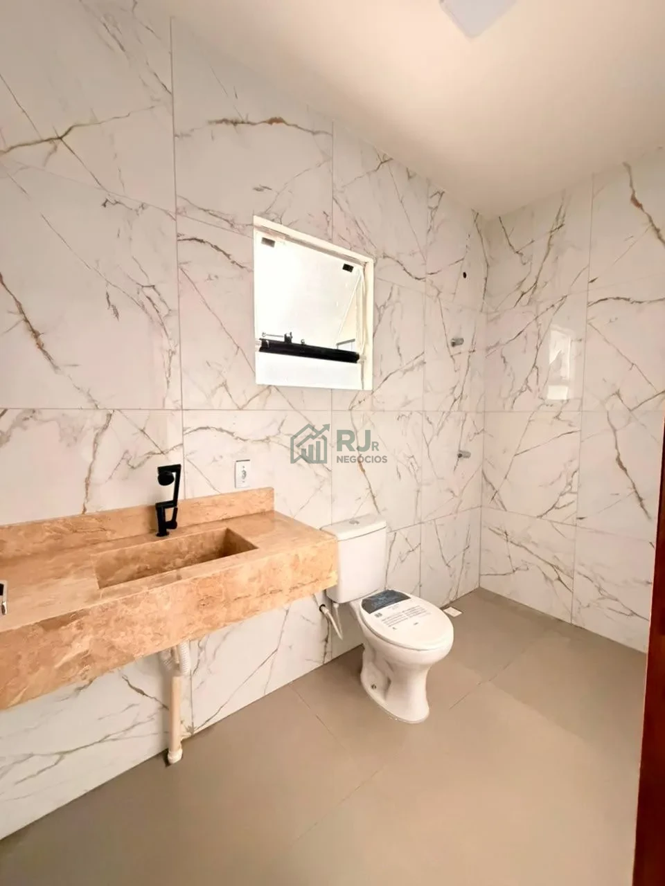 Imagens do imóveis CASA NOVA À VENDA NO JARDIM ALPES