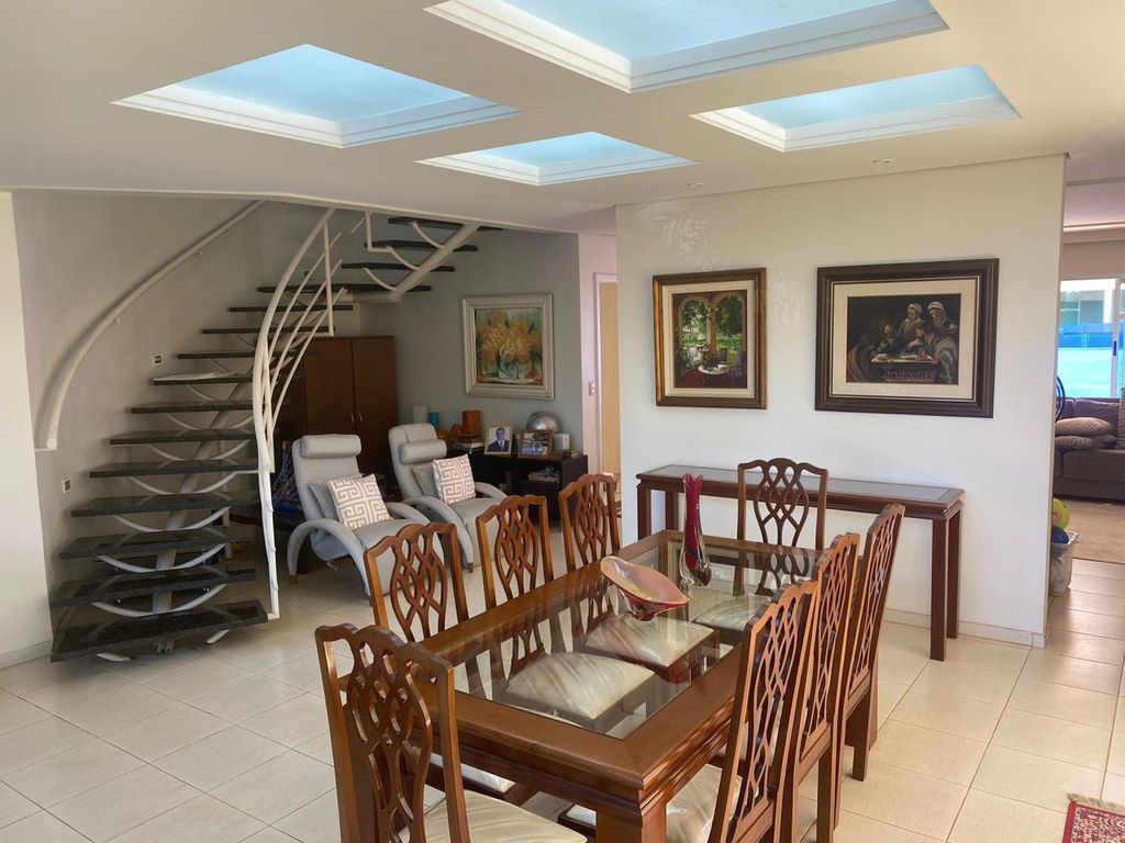 Venda/Permuta, Sobrado de Alto Padrão Recanto Pitanguá - Londrina PR