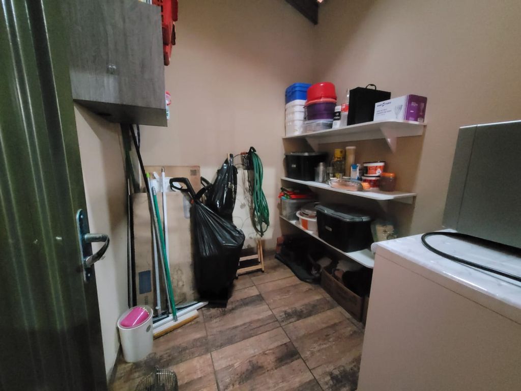 Excelente Casa à venda na Zona Norte de Londrina