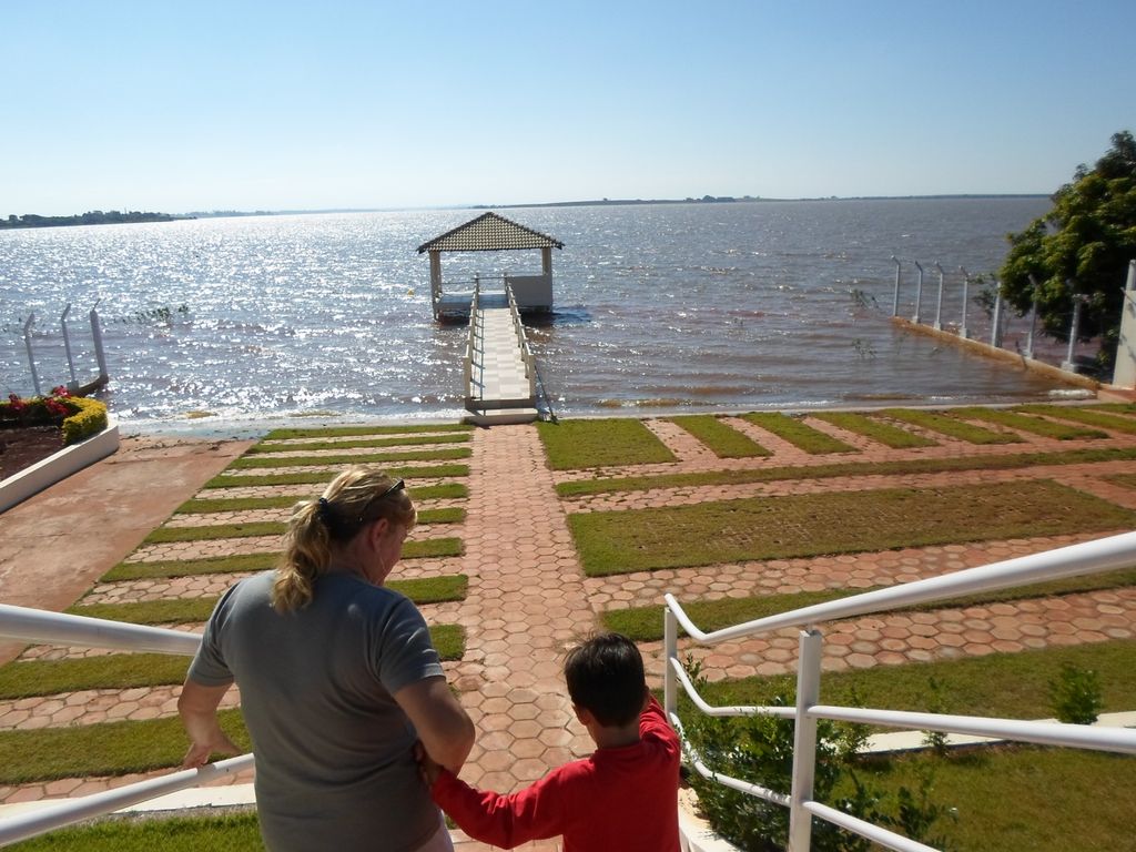 Chácara Molhada de Alto Padrão ? Pé na Água ? Primeiro de Maio/PR