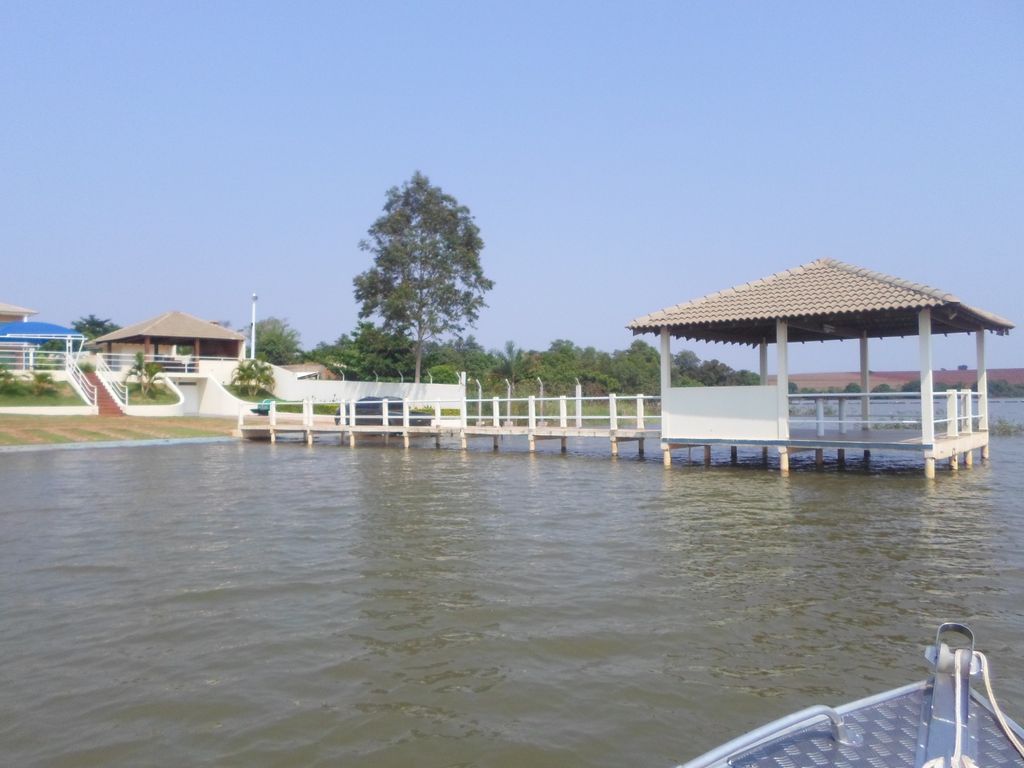 Chácara Molhada de Alto Padrão ? Pé na Água ? Primeiro de Maio/PR