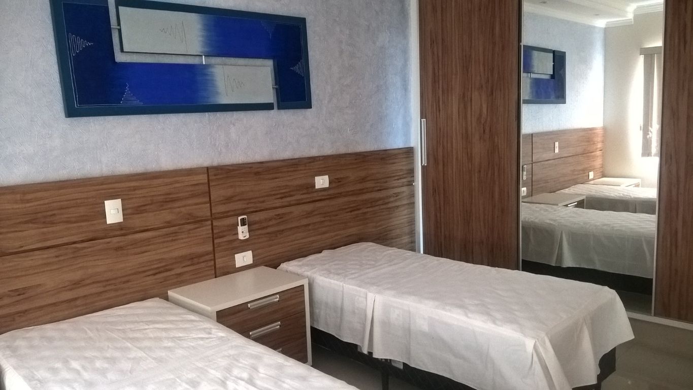 Imagens do imóveis Chácara Molhada de Alto Padrão ? Pé na Água ? Primeiro de Maio/PR