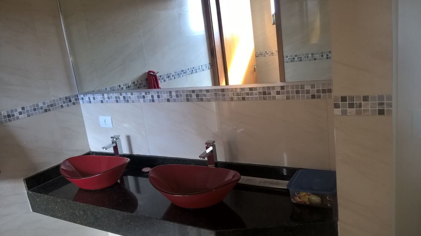 Imagens do imóveis Chácara Molhada de Alto Padrão ? Pé na Água ? Primeiro de Maio/PR