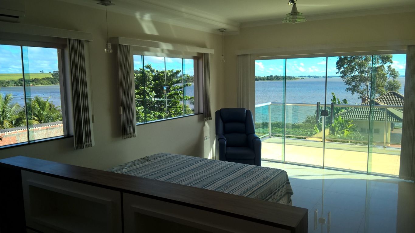 Imagens do imóveis Chácara Molhada de Alto Padrão ? Pé na Água ? Primeiro de Maio/PR