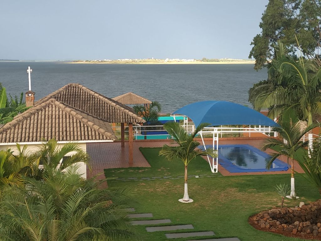 Imagens do imóveis Chácara Molhada de Alto Padrão ? Pé na Água ? Primeiro de Maio/PR