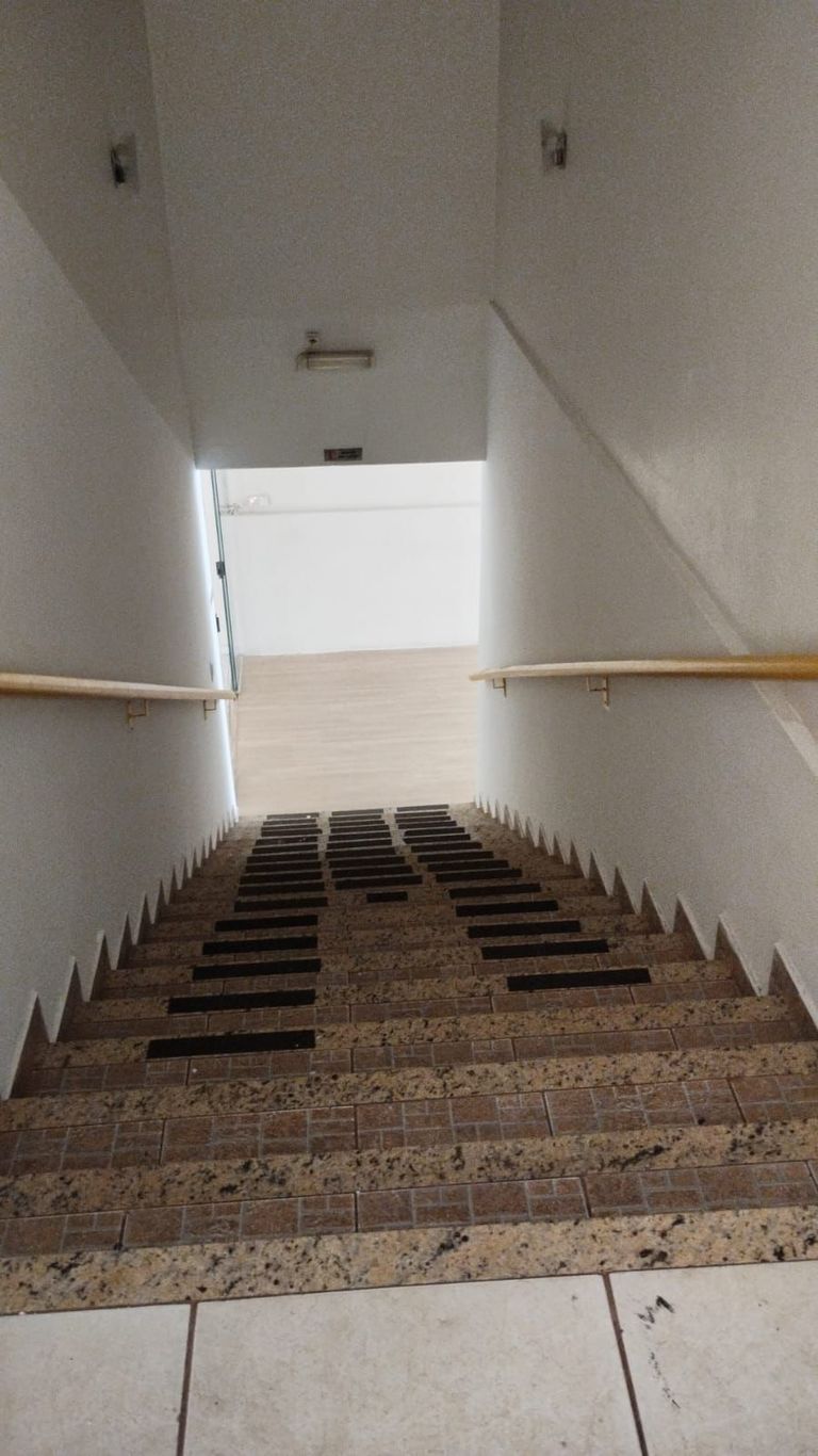 Salão Comercial Avenida São João, ele é moderno, com recepção