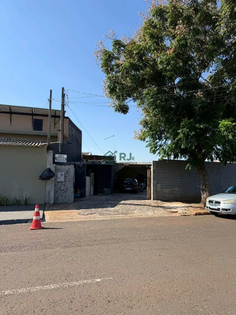 Imagens do imóveis Terreno Comercial/Residencial à venda na Zona Leste