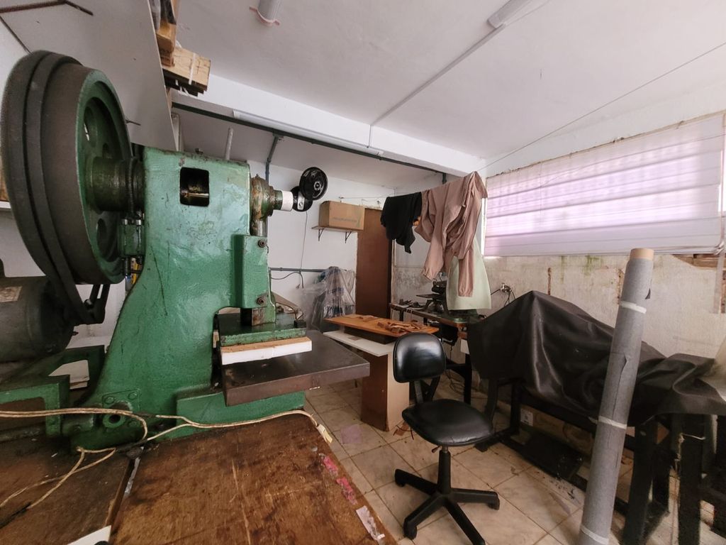 Casa Comercial à Venda ? Rua Charles Lindemberg, Califórnia, Londrina/PR