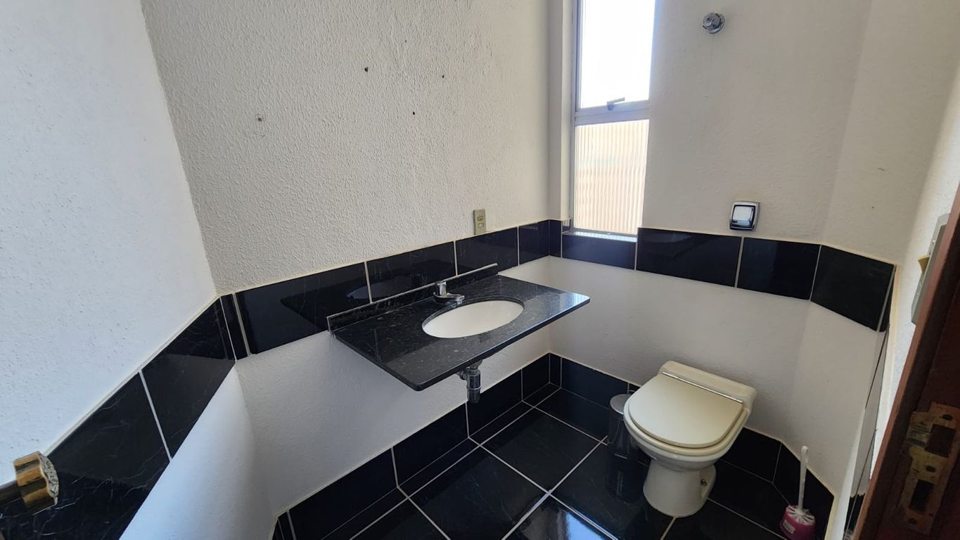 Venda Apartamento no Centro com 4 quartos em Londrina