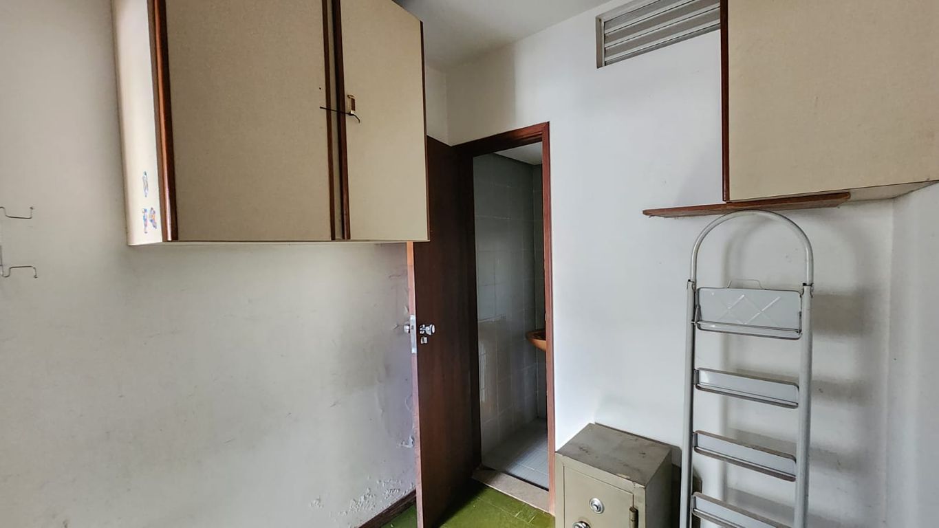 Venda Apartamento no Centro com 4 quartos em Londrina