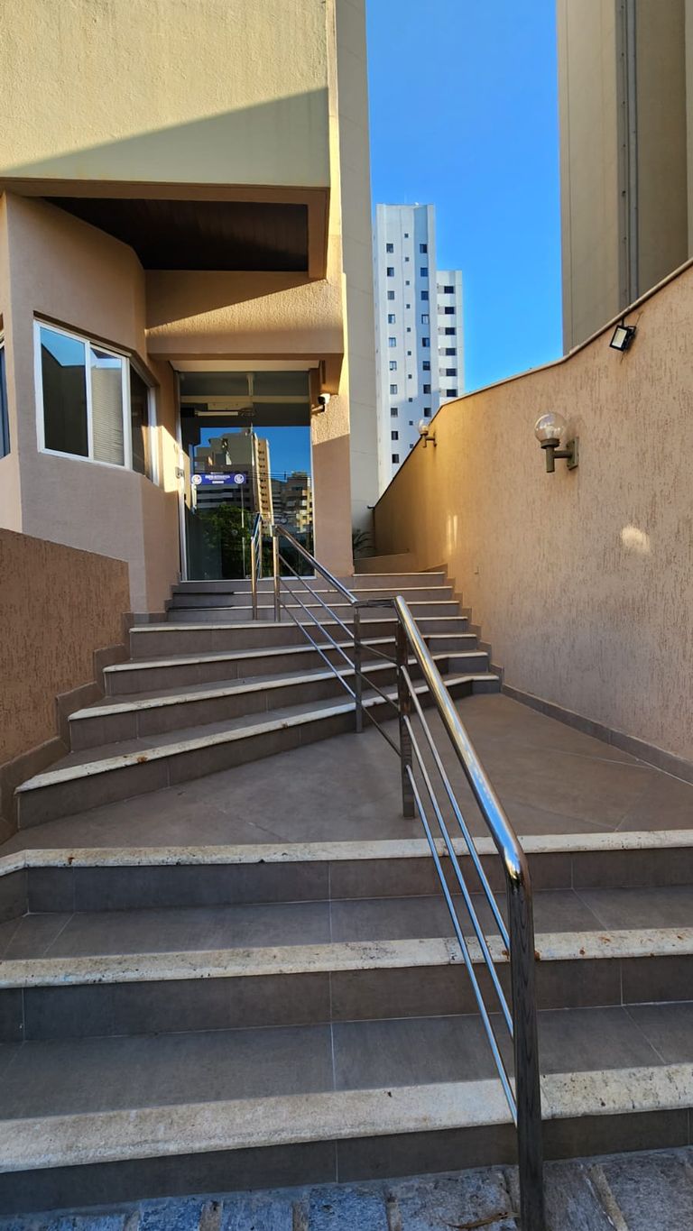 Venda Apartamento no Centro com 4 quartos em Londrina