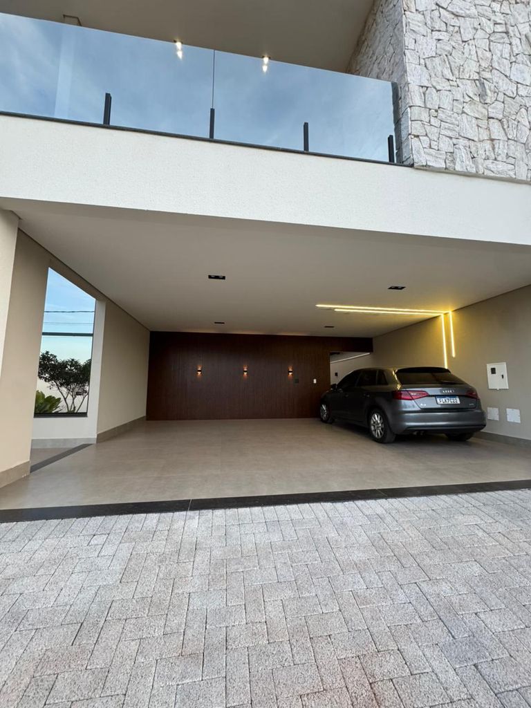 Casa de Alto Padrão no Condomínio Bellevie ? Cambé/PR