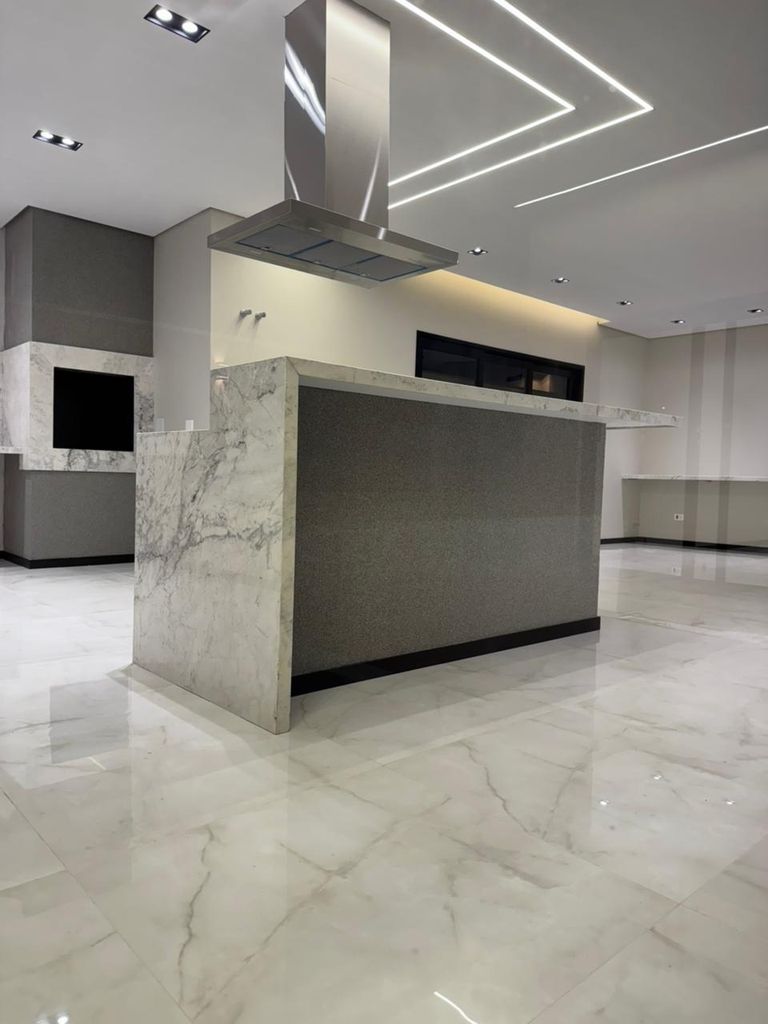 Casa de Alto Padrão no Condomínio Bellevie ? Cambé/PR