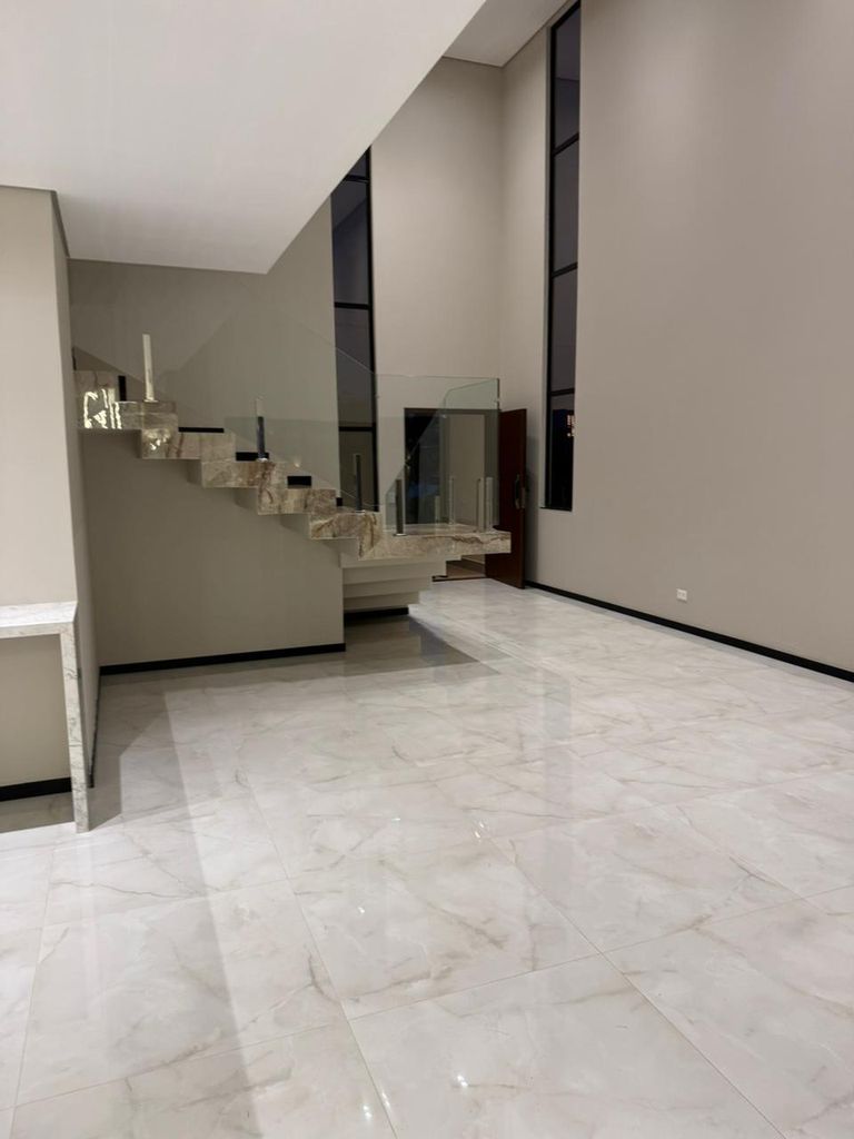 Casa de Alto Padrão no Condomínio Bellevie ? Cambé/PR