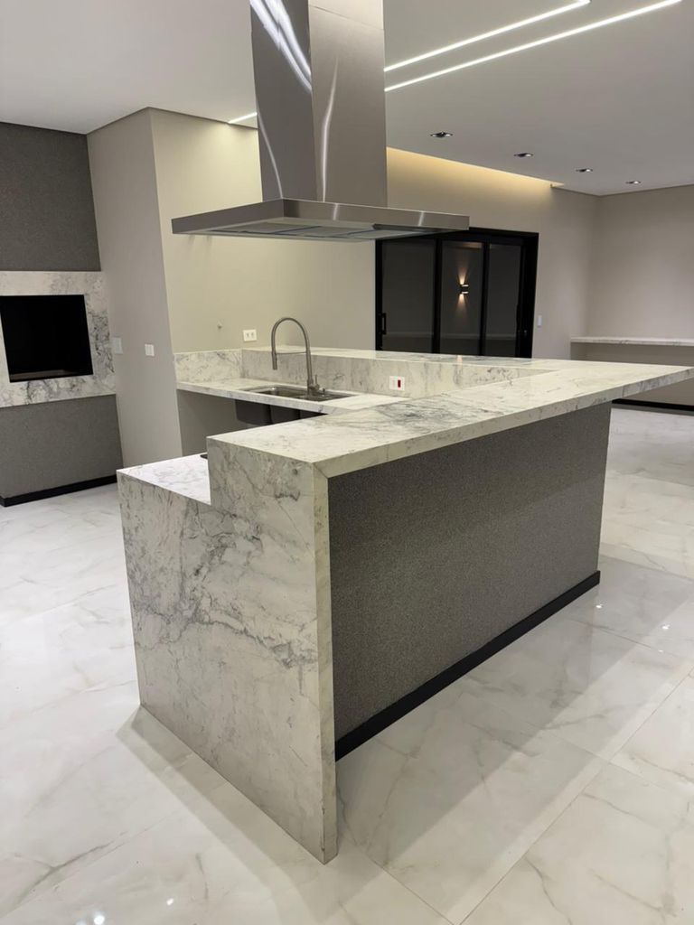 Casa de Alto Padrão no Condomínio Bellevie ? Cambé/PR