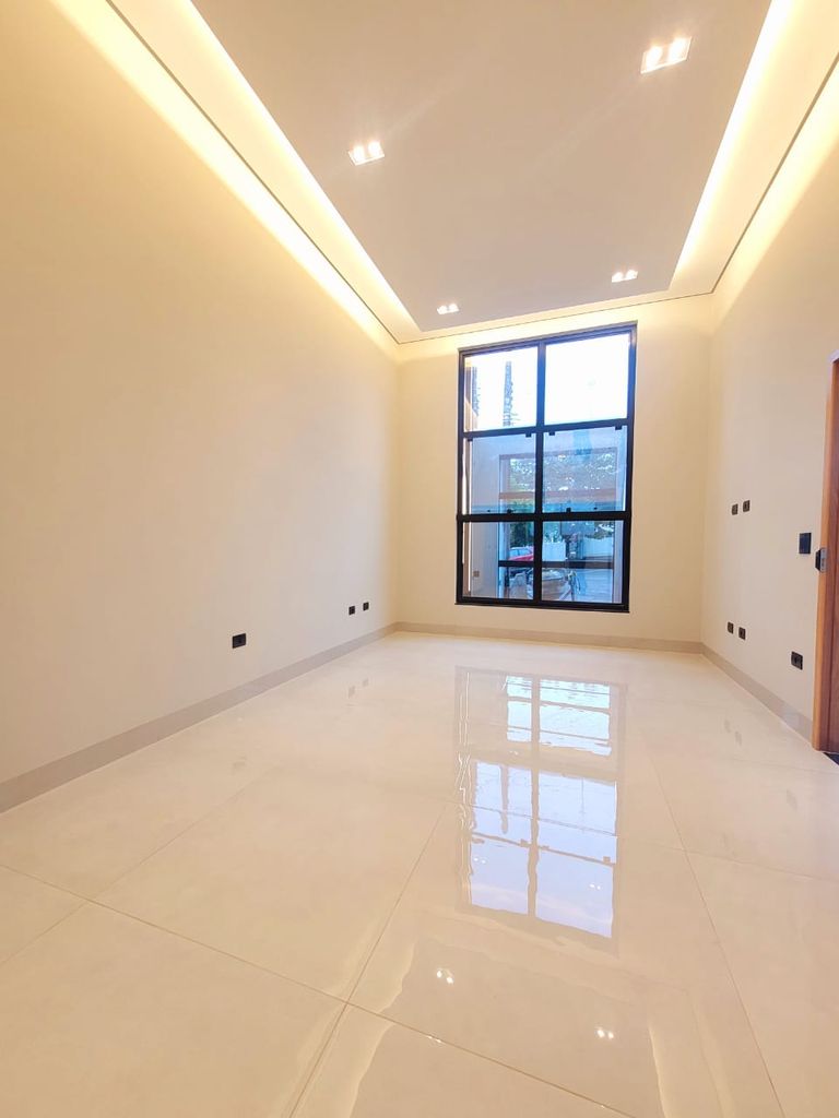 ? Casa à Venda ? Região Leste de Londrina/PR