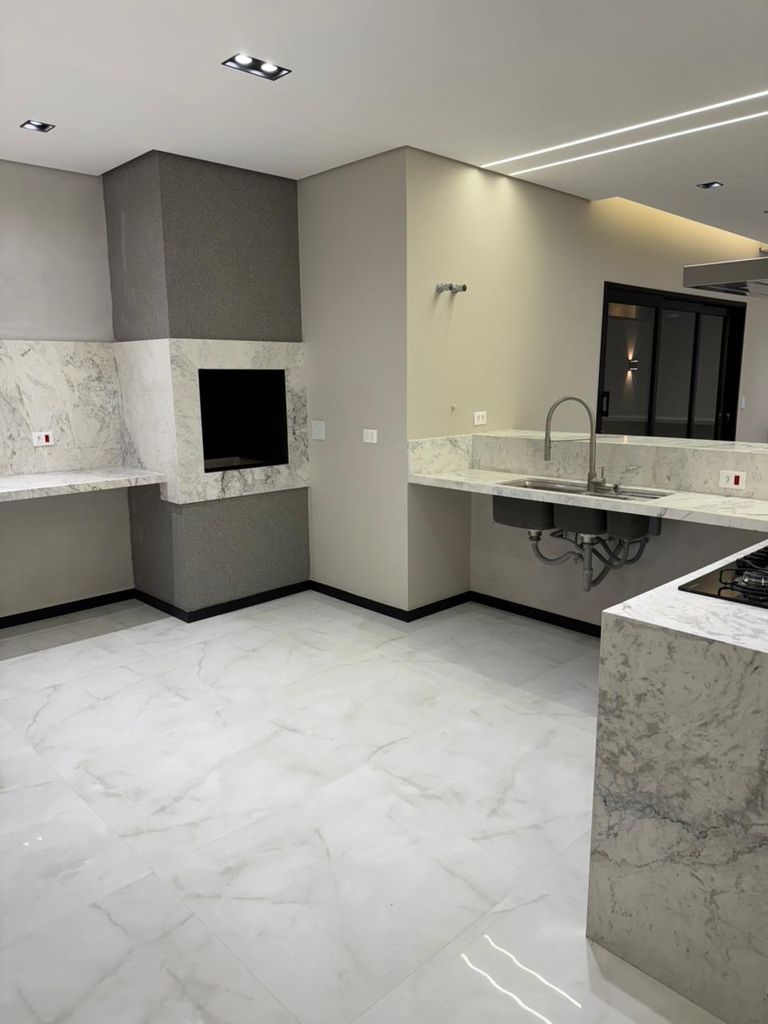 Casa de Alto Padrão no Condomínio Bellevie ? Cambé/PR