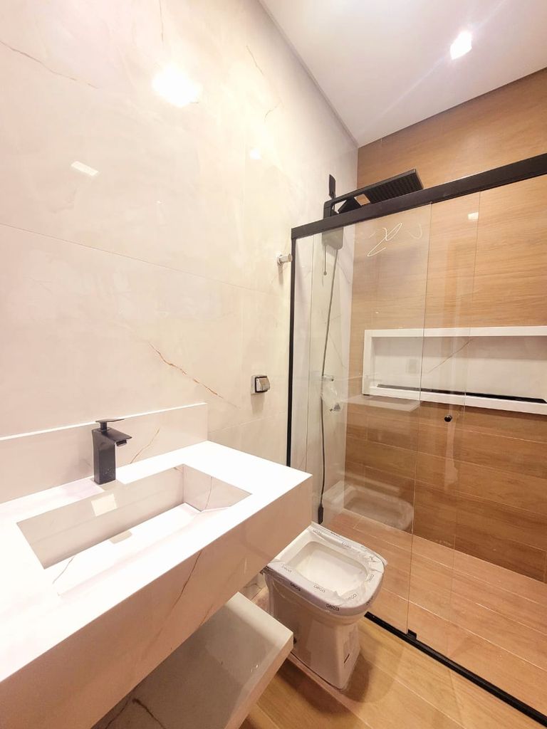 ? Casa à Venda ? Região Leste de Londrina/PR