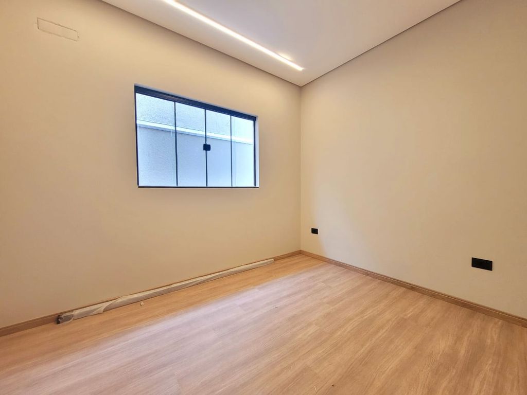 ? Casa à Venda ? Região Leste de Londrina/PR