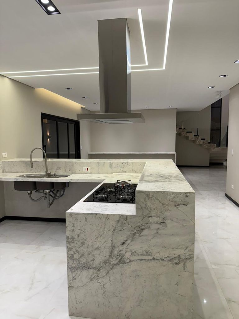 Casa de Alto Padrão no Condomínio Bellevie ? Cambé/PR