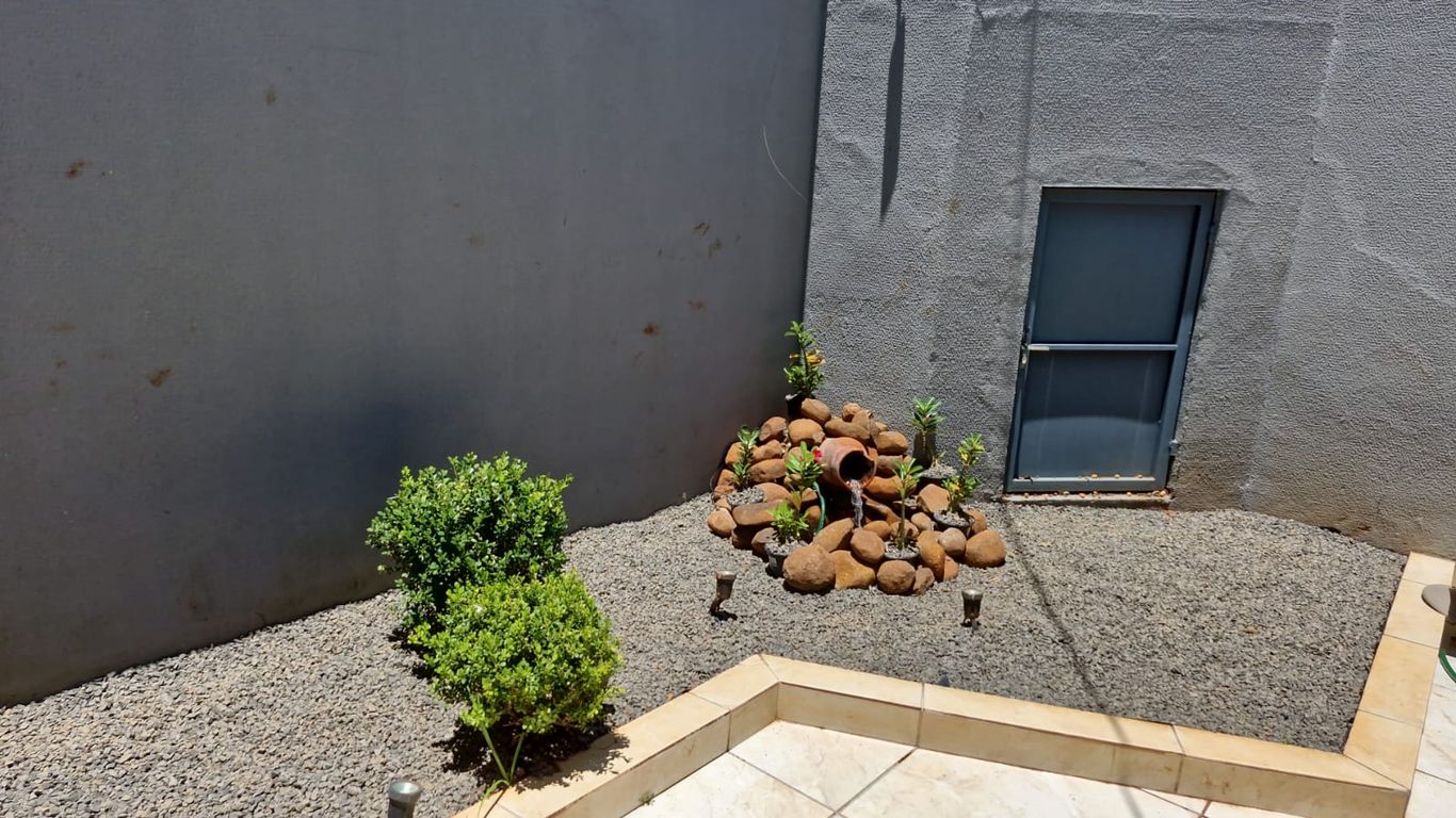 ? Casa à Venda na Zona Leste de Londrina ? Com Piscina e Espaço Gourmet!