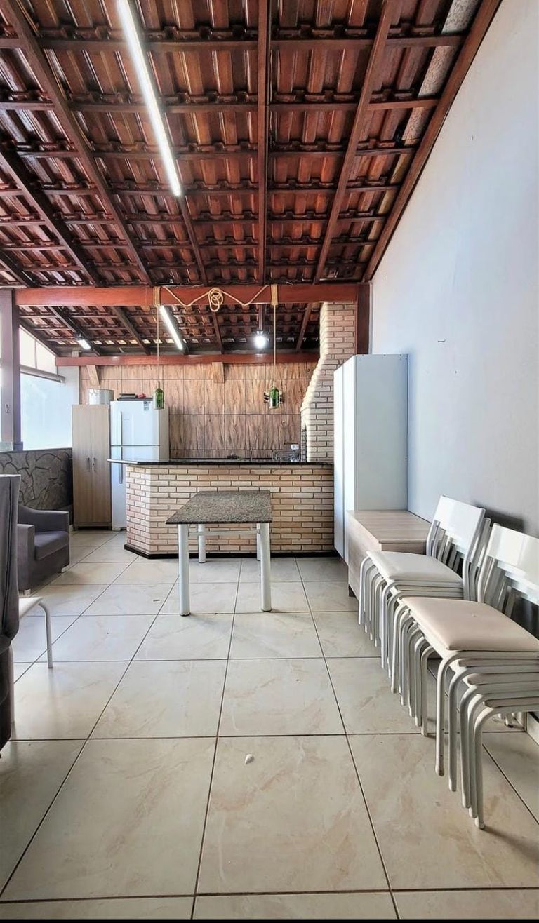 ? Casa à Venda na Zona Leste de Londrina ? Com Piscina e Espaço Gourmet!