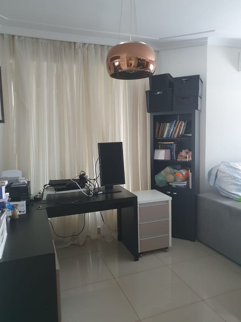 ? Casa à Venda na Zona Leste de Londrina ? Com Piscina e Espaço Gourmet!