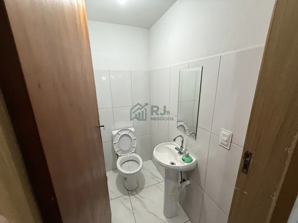 Imagens do imóveis Barracão Comercial com Apartamento na Av. Robert Koch