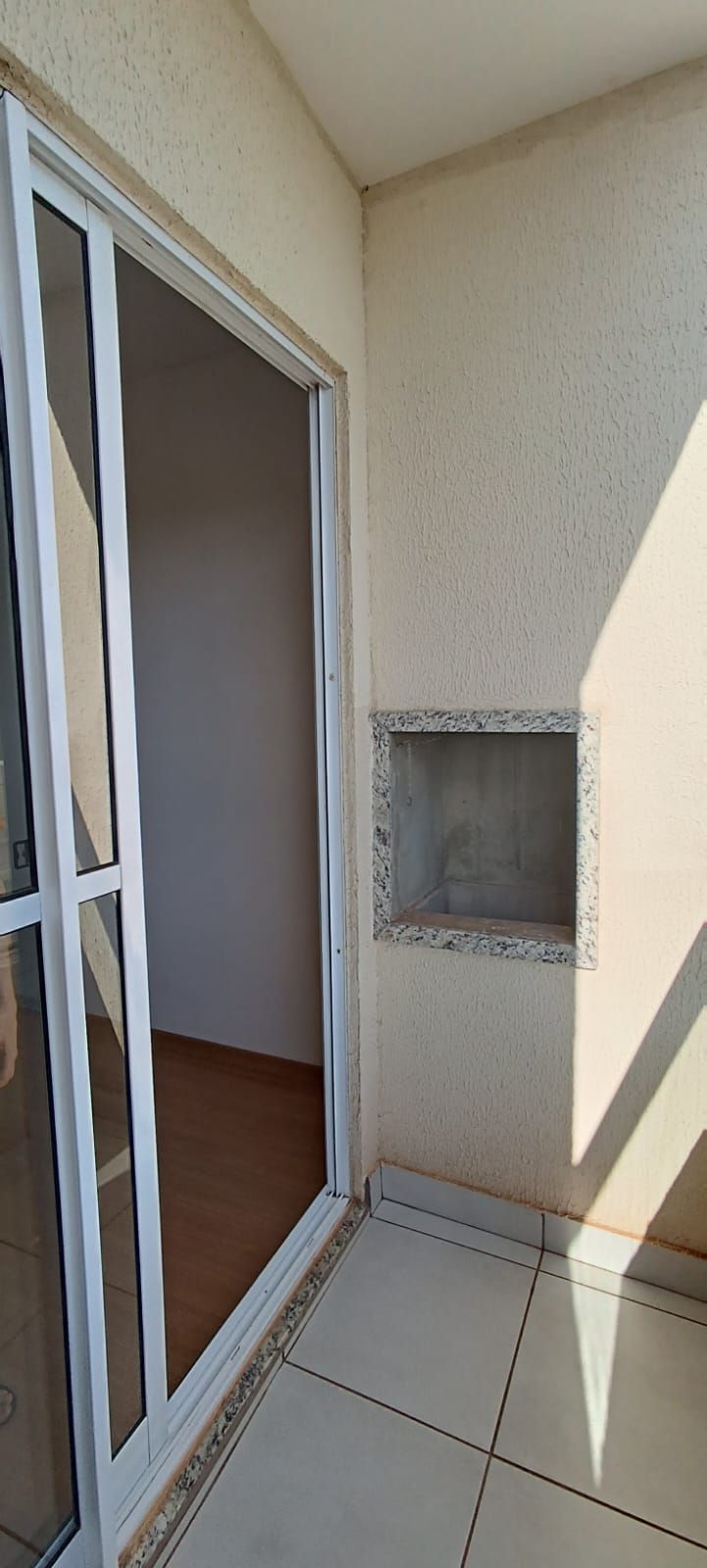 Venda de apartamento com 2 quartos OPORTUNIDADE IMPERDÍVEL na Zona Leste.