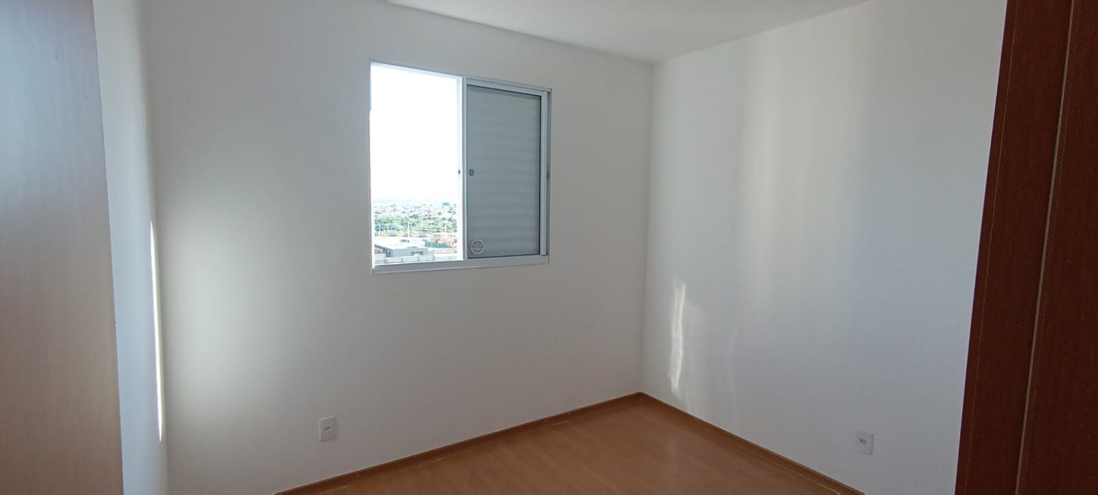 Venda de apartamento com 2 quartos OPORTUNIDADE IMPERDÍVEL na Zona Leste.