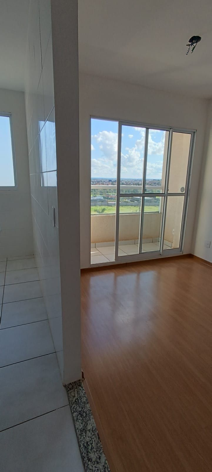 Venda de apartamento com 2 quartos OPORTUNIDADE IMPERDÍVEL na Zona Leste.