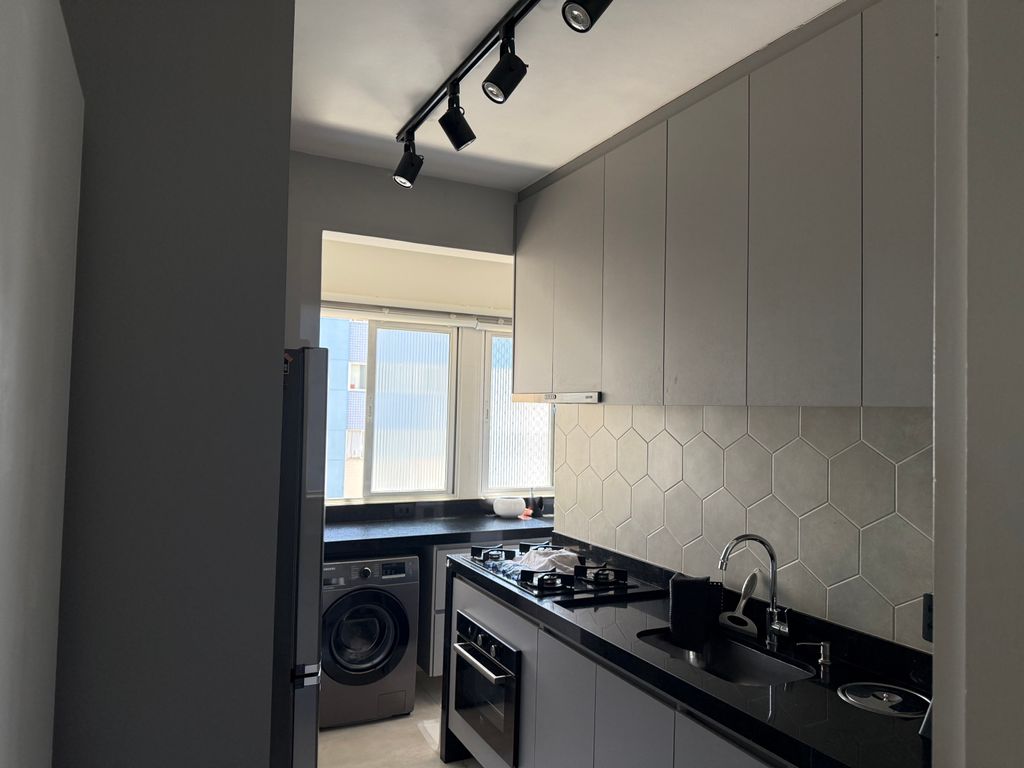 Apartamento Reformado à Venda no Residencial Alphaville ? Região Leste