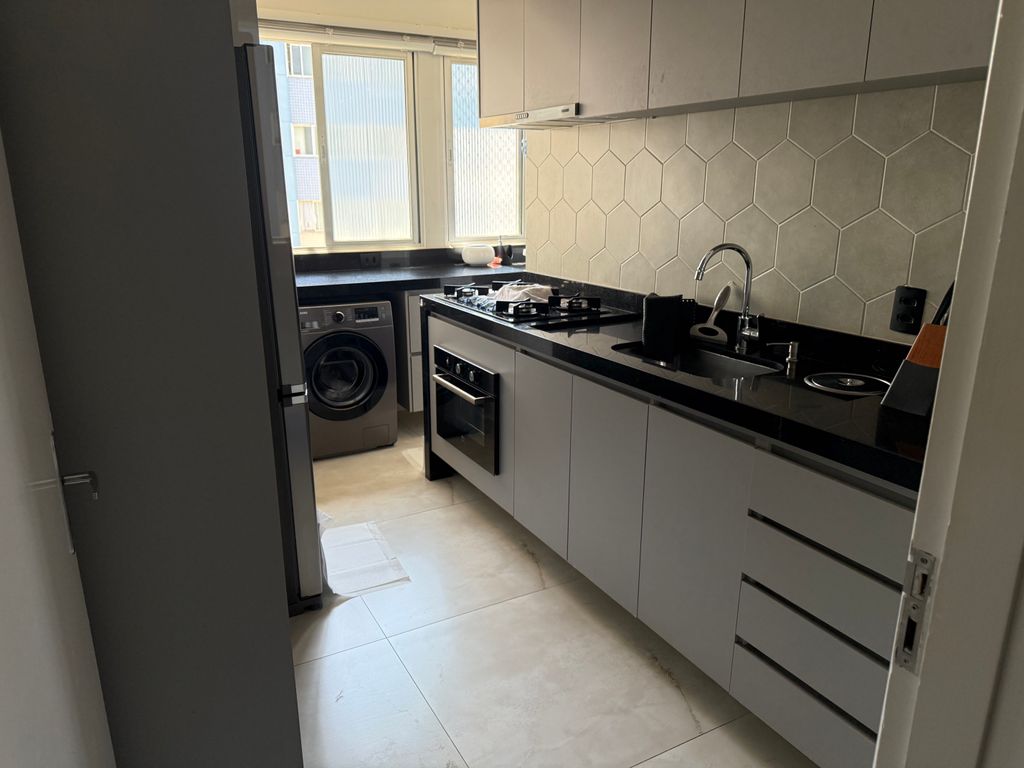 Apartamento Reformado à Venda no Residencial Alphaville ? Região Leste