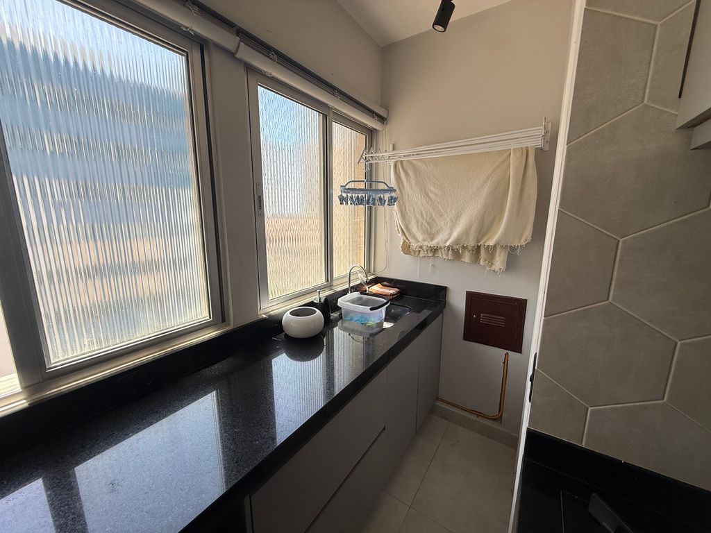 Apartamento Reformado à Venda no Residencial Alphaville ? Região Leste