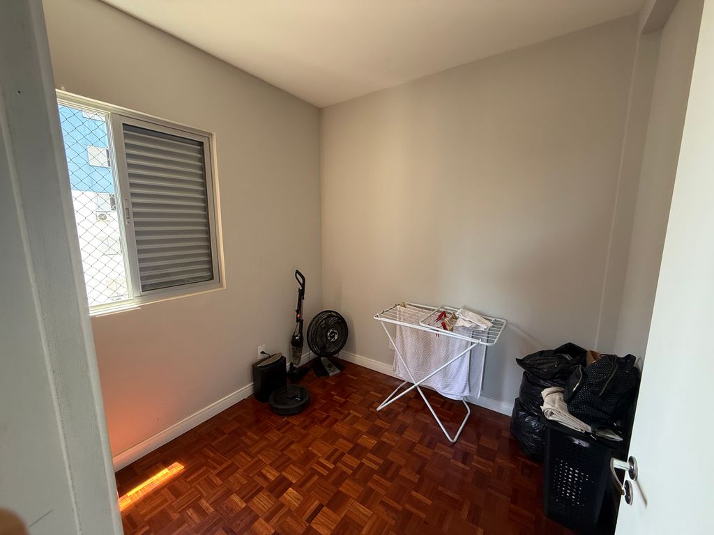 Apartamento Reformado à Venda no Residencial Alphaville ? Região Leste