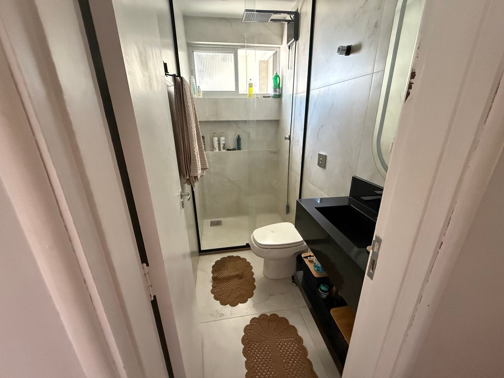 Apartamento Reformado à Venda no Residencial Alphaville ? Região Leste