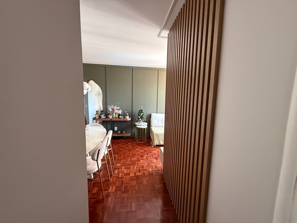 Apartamento Reformado à Venda no Residencial Alphaville ? Região Leste