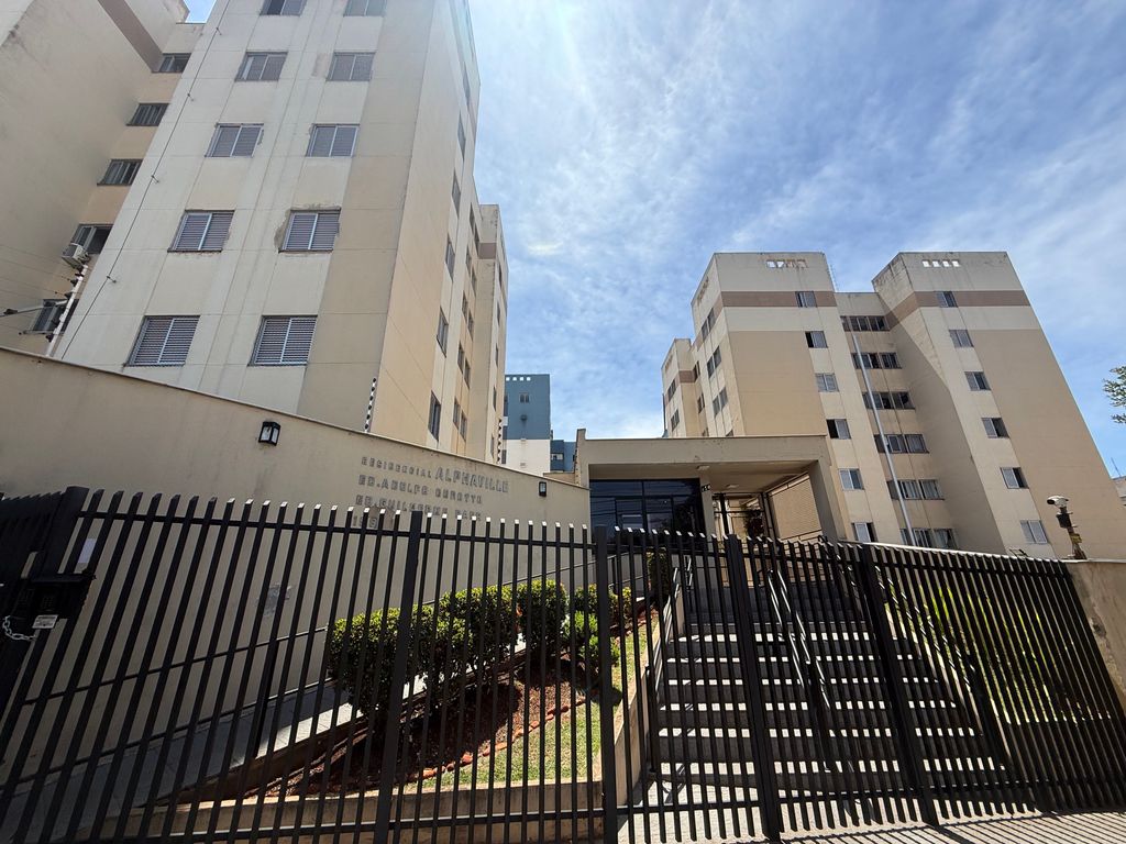 Apartamento Reformado à Venda no Residencial Alphaville ? Região Leste