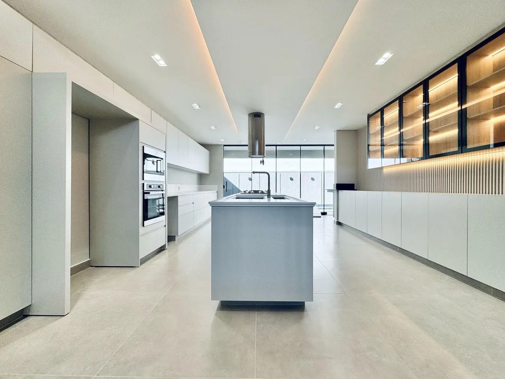 ? CASA DE ALTO PADRÃO À VENDA ? CONDOMÍNIO ROYAL FOREST | LONDRINA ? PR