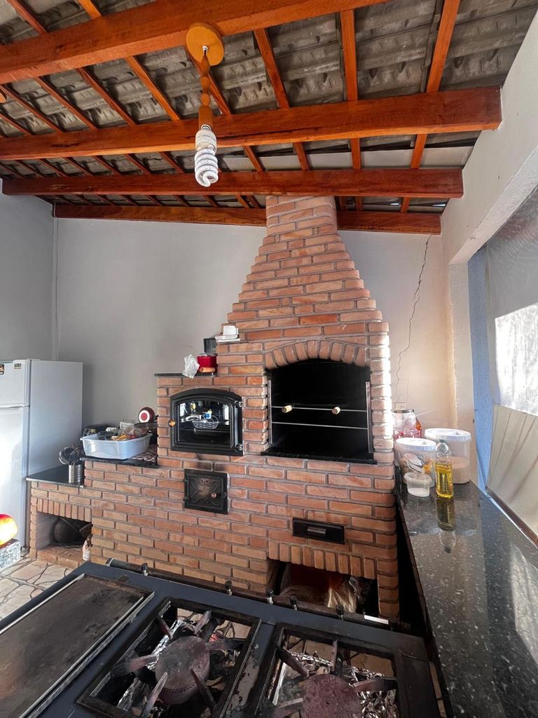 Oportunidade Imperdível! Duas Casas no Mesmo Terreno, Espaço Gourmet e Piscina