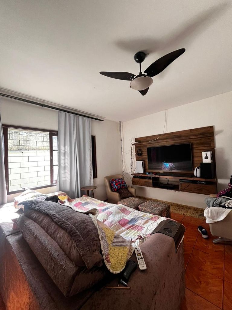 Oportunidade Imperdível! Duas Casas no Mesmo Terreno, Espaço Gourmet e Piscina