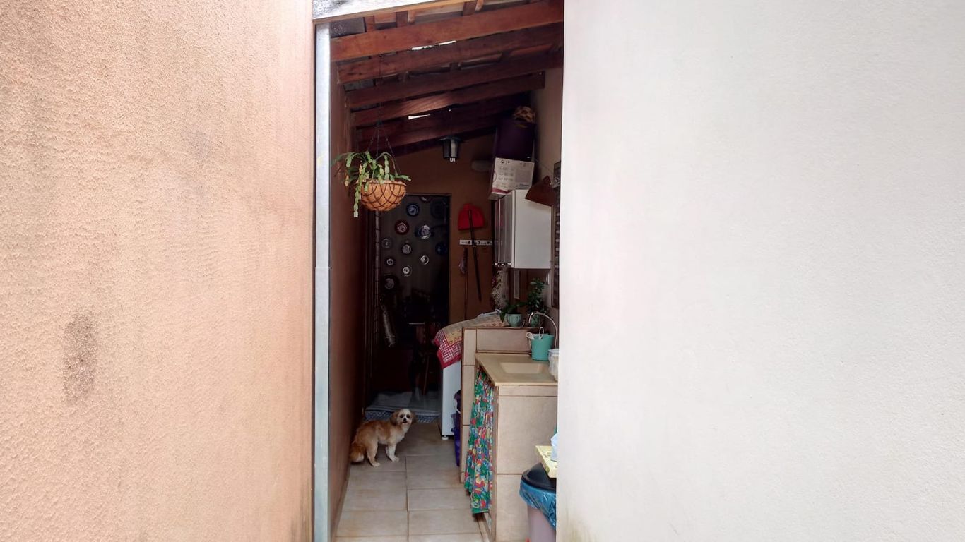 Casa à Venda no Residencial Veneza ? Zona Leste de Londrina/PR