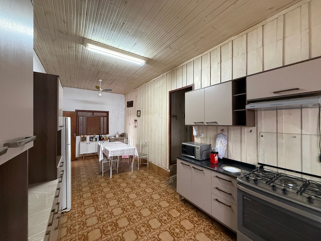 Casa à Venda em Localização Privilegiada ? Exclusividade RJR Negócios | Londrina