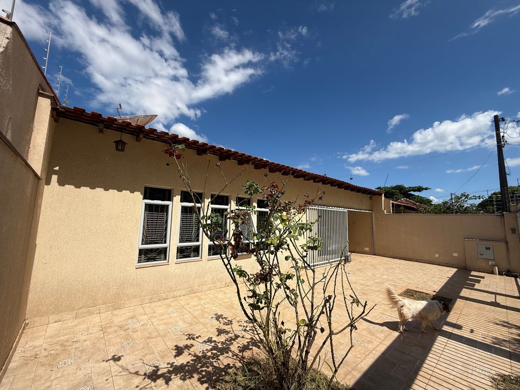 Casa à Venda na Região Central de Londrina | Próxima ao Zerão