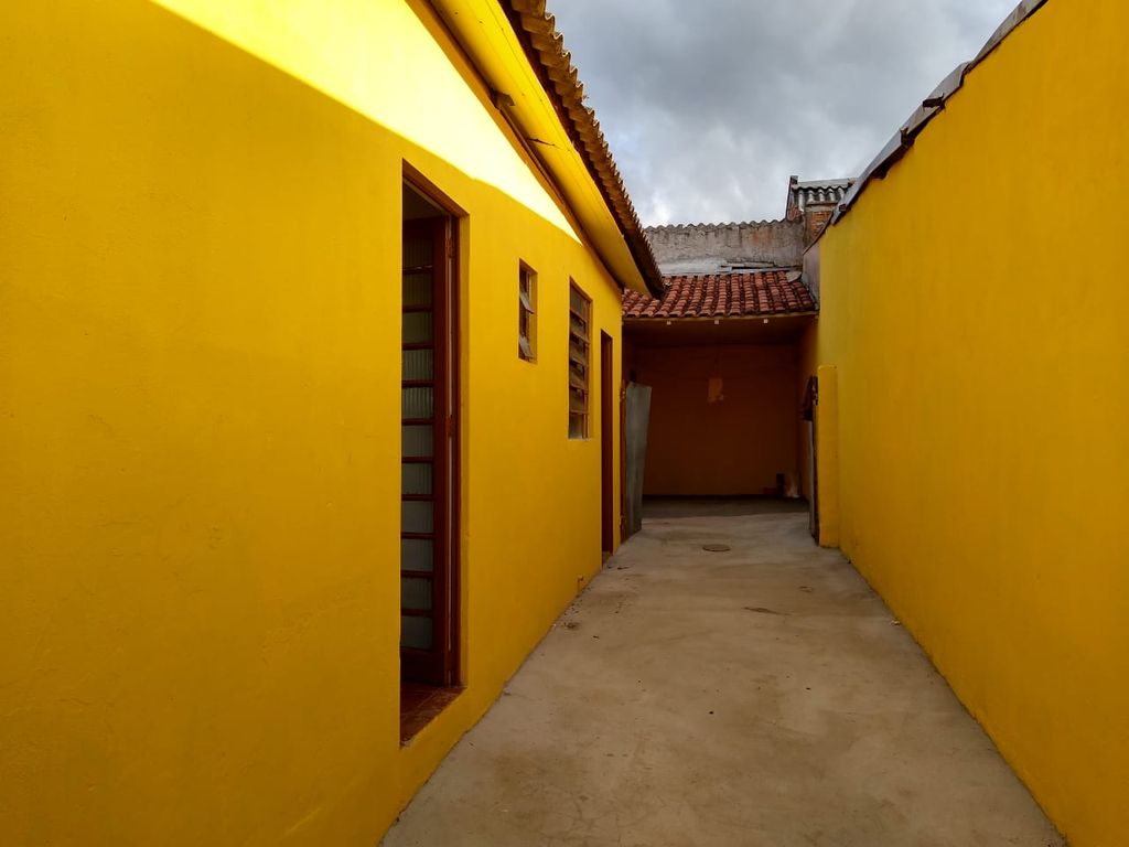 Localização privilegiada, próxima a comércios, escolas e serviços da região.